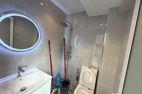 Shtepi ne shitje Apartament ne Tirane, Garsoniere, Mobilimi E mobiluar, Pagesa 8,800,000  Leke.