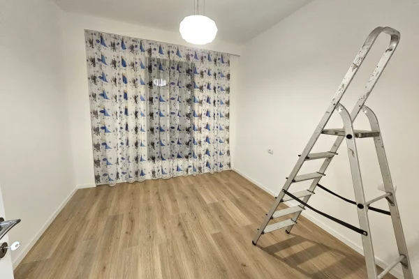 Shtepi ne shitje Apartament ne Tirane, 2+1, Mobilimi E mobiluar, Pagesa 800  Euro.