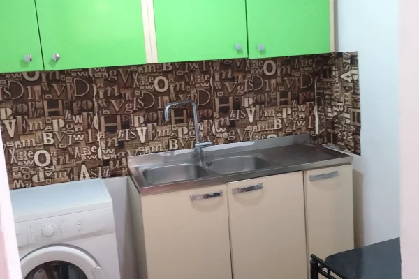 Shtepi me qera Apartament ne Tirane, 1+1, Mobilimi E mobiluar, Pagesa 45,000  Leke.