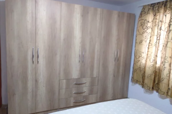 Shtepi me qera Apartament ne Tirane, 1+1, Mobilimi E mobiluar, Pagesa 45,000  Leke.