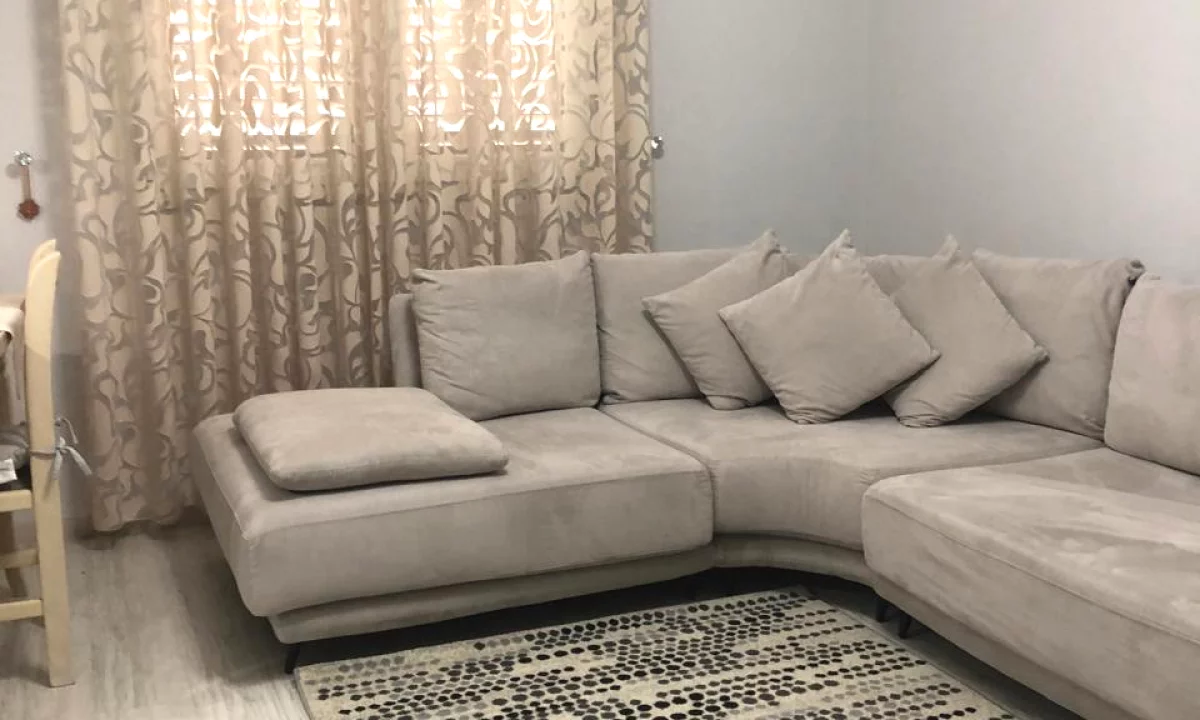 Shtepi me qera Apartament ne Tirane, 1+1, Mobilimi E mobiluar, Pagesa 45,000  Leke.