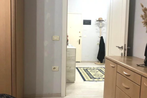 Shtepi me qera Apartament ne Tirane, 1+1, Mobilimi E mobiluar, Pagesa 45,000  Leke.