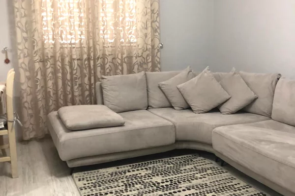 Shtepi me qera 1+1 ne Tirane - 45,000 Leke