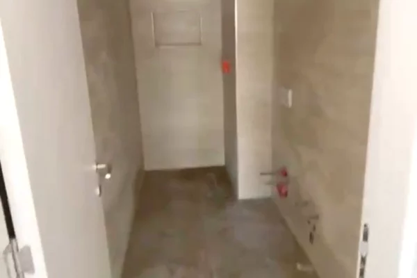 Shtepi ne shitje Apartament ne Tirane, 2+1, Mobilimi Bosh, pa mobiluar, Pagesa 132,000  Euro.