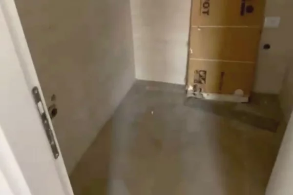 Shtepi ne shitje Apartament ne Tirane, 2+1, Mobilimi Bosh, pa mobiluar, Pagesa 132,000  Euro.