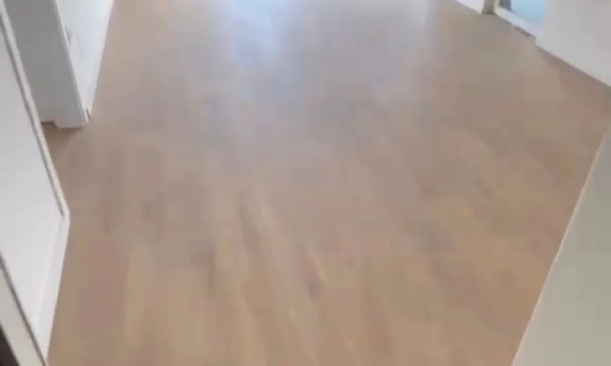 Shtepi ne shitje Apartament ne Tirane, 2+1, Mobilimi Bosh, pa mobiluar, Pagesa 132,000  Euro.