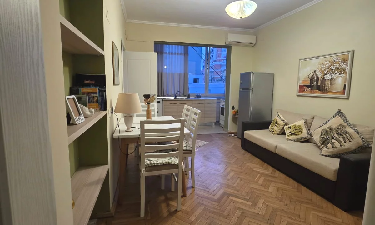 Shtepi me qera Apartament ne Tirane, 1+1, Mobilimi E mobiluar, Pagesa 600  Euro.