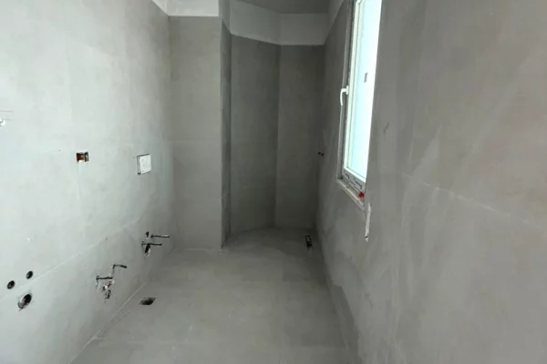 Shtepi ne shitje Apartament ne Tirane, 2+1, Mobilimi Bosh, pa mobiluar, Pagesa 211,000  Euro.