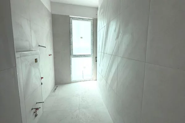 Shtepi ne shitje Apartament ne Tirane, 2+1, Mobilimi Bosh, pa mobiluar, Pagesa 211,000  Euro.