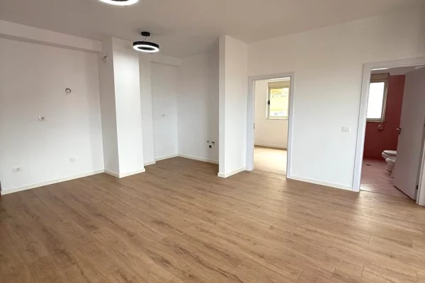 Shtepi ne shitje Apartament ne Tirane, 2+1, Mobilimi Bosh, pa mobiluar, Pagesa 175,000  Euro.