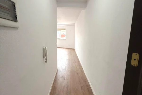 Shtepi ne shitje Apartament ne Tirane, 2+1, Mobilimi Bosh, pa mobiluar, Pagesa 175,000  Euro.
