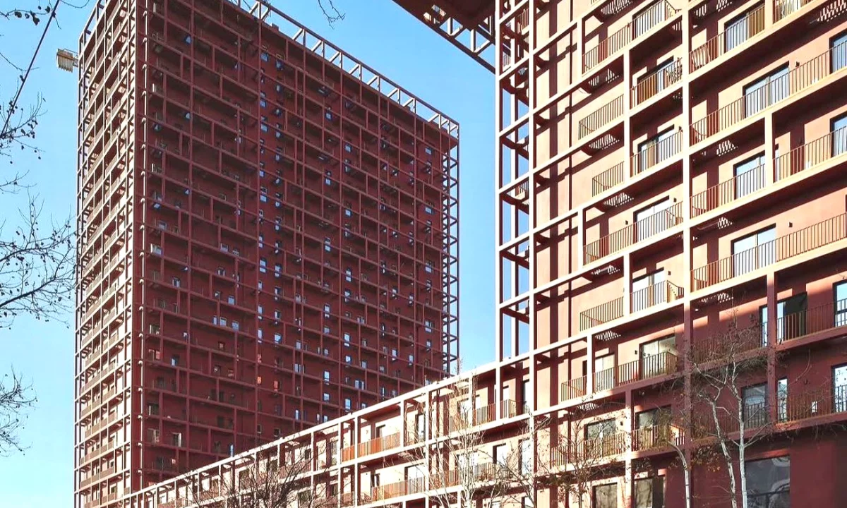 Ekskluzive  Garden Building, buze rruges se Kavajes: Shesim dyqan.