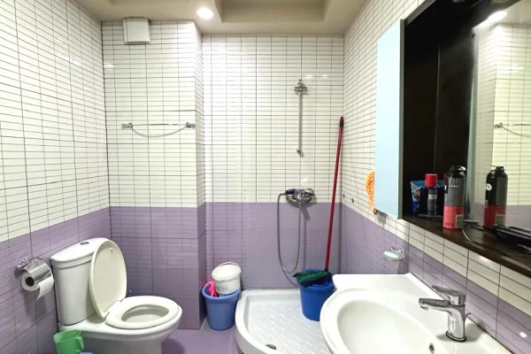 Shtepi ne shitje Apartament ne Tirane, 3+1, Mobilimi E mobiluar, Pagesa 233,000  Euro.