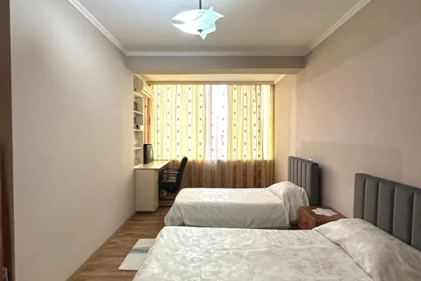 Shtepi ne shitje Apartament ne Tirane, 3+1, Mobilimi E mobiluar, Pagesa 233,000  Euro.
