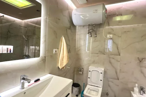 Shtepi ne shitje Apartament ne Tirane, 3+1, Mobilimi E mobiluar, Pagesa 233,000  Euro.