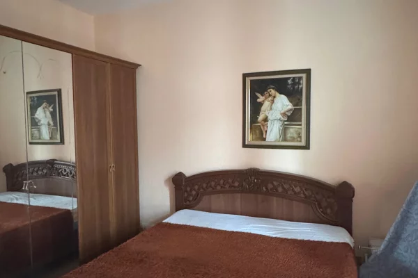 Shtepi me qera Apartament ne Tirane, 2+1, Mobilimi E mobiluar, Pagesa 55,000  Leke.