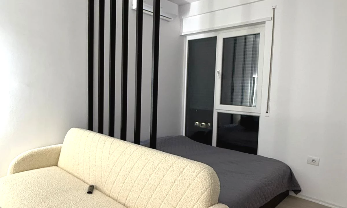 Shtepi me qera Apartament ne Tirane, Garsoniere, Mobilimi E mobiluar, Pagesa 400  Euro.