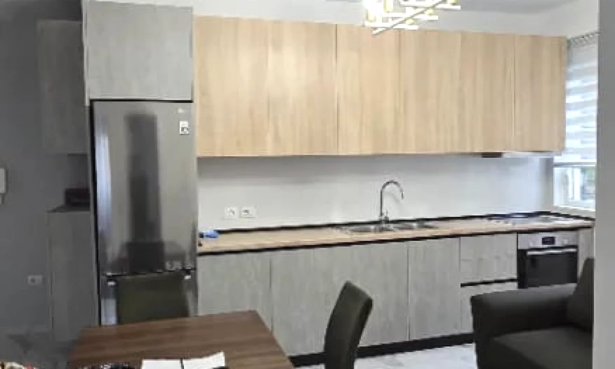 Shtepi me qera Apartament ne Tirane, 2+1, Mobilimi E mobiluar, Pagesa 60,000  Leke.