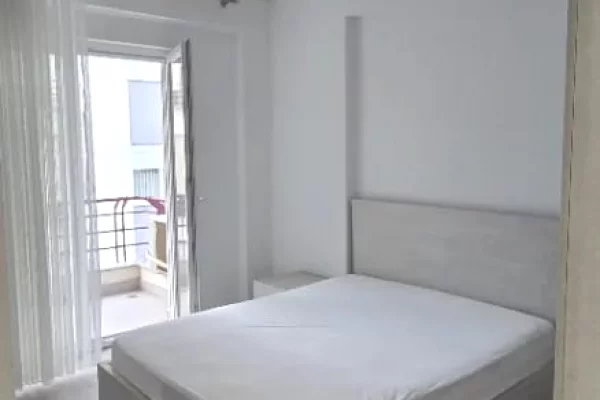 Shtepi me qera Apartament ne Tirane, 2+1, Mobilimi E mobiluar, Pagesa 60,000  Leke.