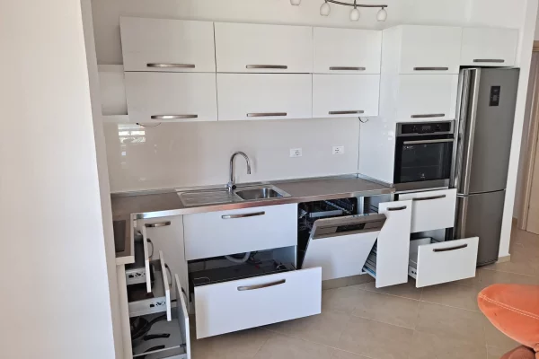 Shtepi me qera Apartament ne Tirane, 2+1, Mobilimi E mobiluar, Pagesa 800  Euro.