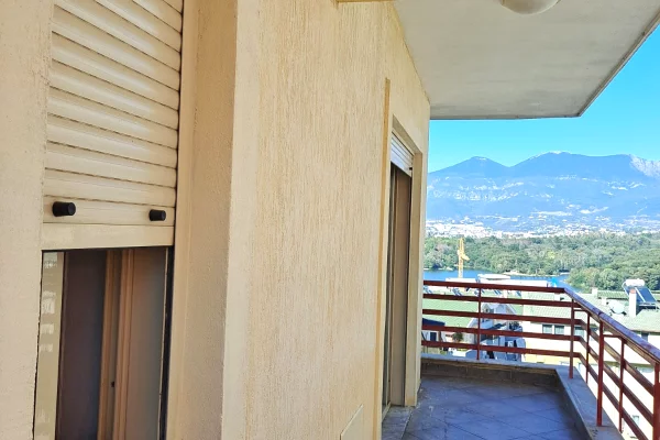 Shtepi me qera Apartament ne Tirane, 2+1, Mobilimi E mobiluar, Pagesa 800  Euro.