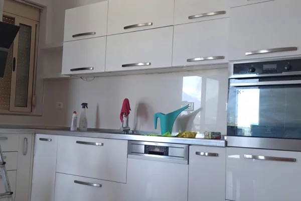 Shtepi me qera Apartament ne Tirane, 2+1, Mobilimi E mobiluar, Pagesa 800  Euro.