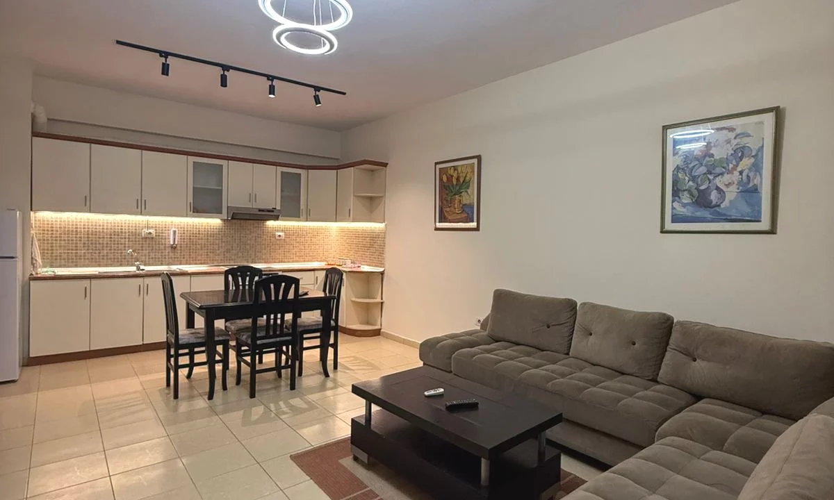 Shtepi me qera Apartament ne Tirane, 1+1, Mobilimi E mobiluar, Pagesa 50,000  Leke.