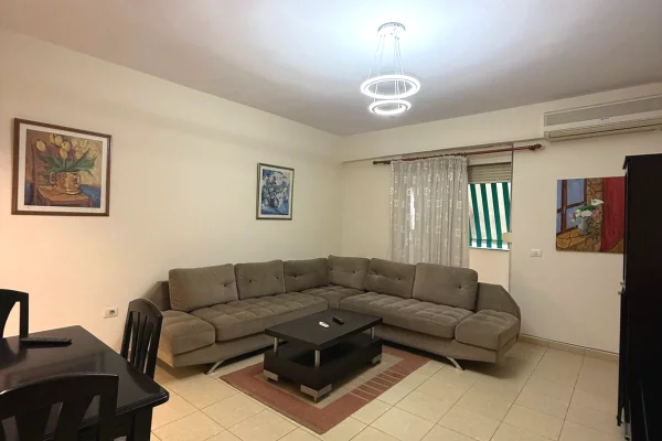 Shtepi me qera Apartament ne Tirane, 1+1, Mobilimi E mobiluar, Pagesa 50,000  Leke.
