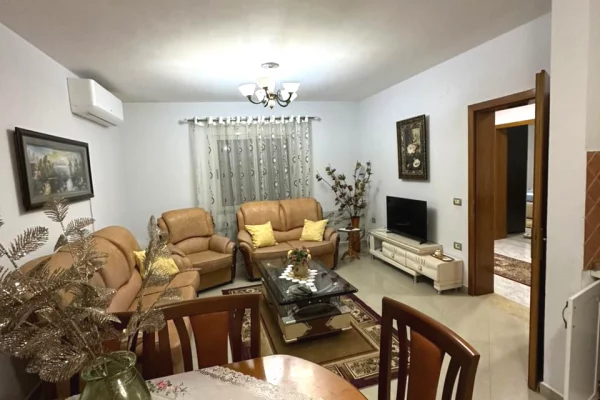 Shtepi me qera Apartament ne Tirane, 2+1, Mobilimi E mobiluar, Pagesa 50,000  Leke.