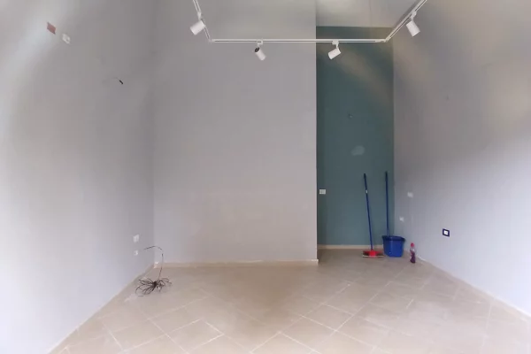 Ambient biznesi me qera 1+1 ne Tirane - 35,000 Leke