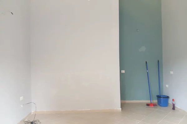 Jepet me qera  Dyqan te Rruga Fortuzi