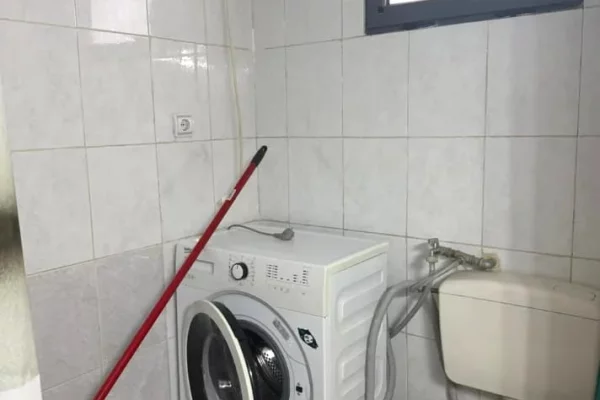 Shtepi me qera Apartament ne Tirane, Garsoniere, Mobilimi E mobiluar, Pagesa 400  Euro.