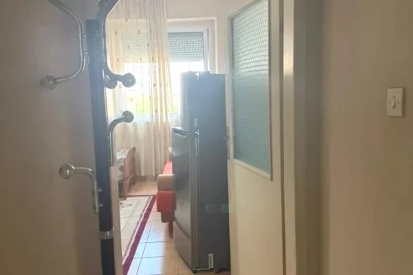 Shtepi me qera Apartament ne Tirane, Garsoniere, Mobilimi E mobiluar, Pagesa 400  Euro.