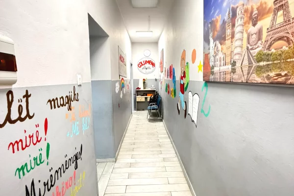 Jepet me qera ambjent per zyra te Pallatet Moskat prane Stadiumit Dinamo