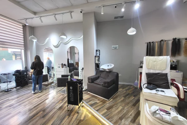 Ambjent komercial per shitje te Rruga e Barrikadave