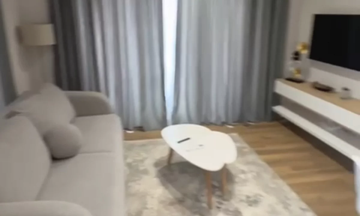 Shtepi ne shitje Apartament ne Tirane, 1+1, Mobilimi E mobiluar, Pagesa 158,000  Euro.