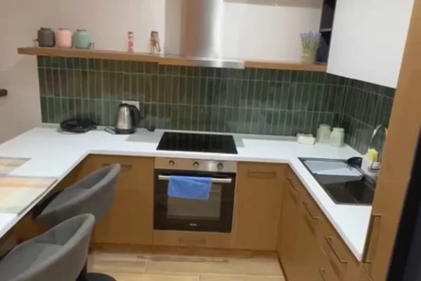 Shtepi ne shitje Apartament ne Tirane, 1+1, Mobilimi E mobiluar, Pagesa 151,000  Euro.