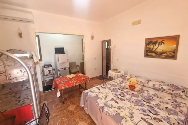 Shtepi ne shitje Shtepi Private ne Durres, 6+1, Mobilimi E mobiluar, Pagesa 210,000  Euro.