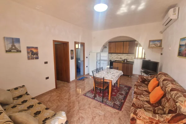 Shtepi ne shitje Shtepi Private ne Durres, 6+1, Mobilimi E mobiluar, Pagesa 210,000  Euro.