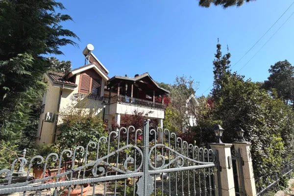 Shtepi ne shitje Shtepi Private ne Kavaje, 2+1, Mobilimi E mobiluar, Pagesa 650,000  Euro.