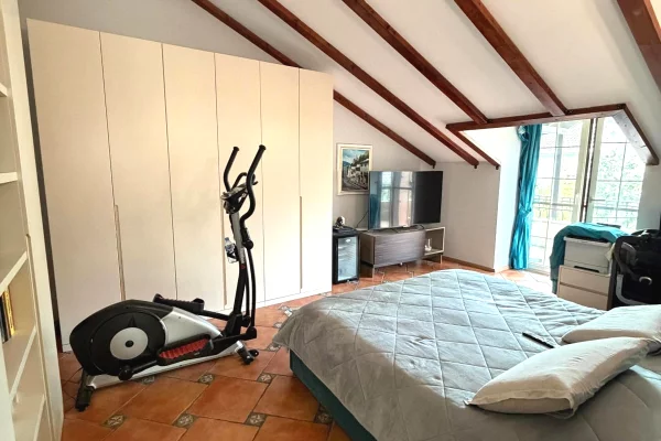 Shtepi ne shitje Shtepi Private ne Kavaje, 2+1, Mobilimi E mobiluar, Pagesa 650,000  Euro.