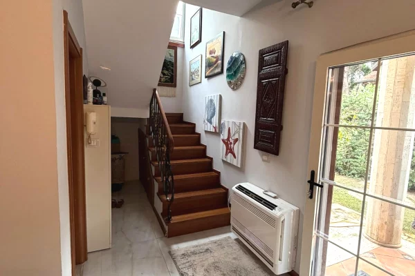 Shtepi ne shitje Shtepi Private ne Kavaje, 2+1, Mobilimi E mobiluar, Pagesa 650,000  Euro.