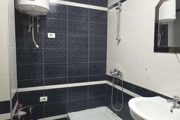 Shtepi ne shitje Shtepi Private ne Kavaje, 2+1, Mobilimi E mobiluar, Pagesa 650,000  Euro.