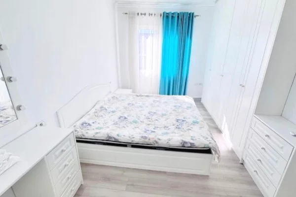 Shtepi ne shitje Apartament ne Tirane, 2+1, Mobilimi E mobiluar, Pagesa 255,000  Euro.