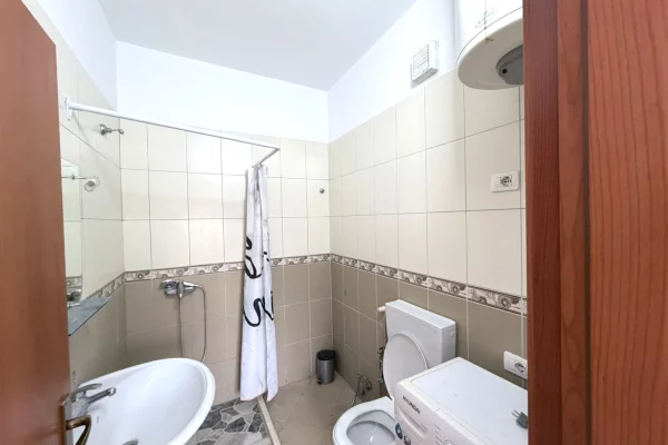 Shtepi ne shitje Apartament ne Tirane, 1+1, Mobilimi E mobiluar, Pagesa 147,000  Euro.