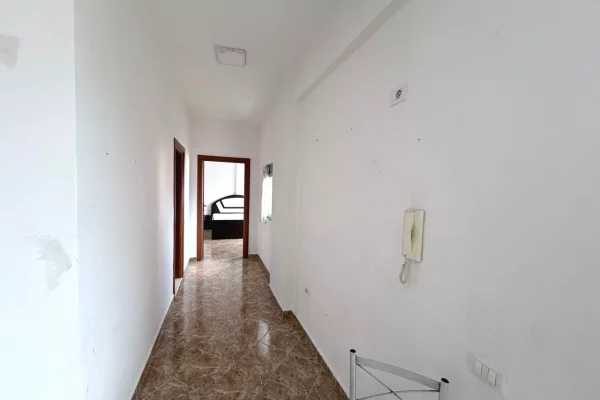 Shtepi ne shitje Apartament ne Tirane, 1+1, Mobilimi E mobiluar, Pagesa 147,000  Euro.