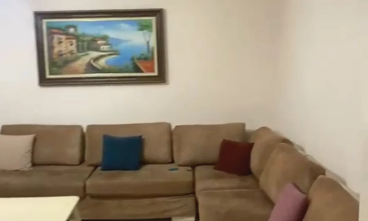 Shtepi me qera Apartament ne Tirane, 2+1, Mobilimi E mobiluar, Pagesa 60,000  Leke.