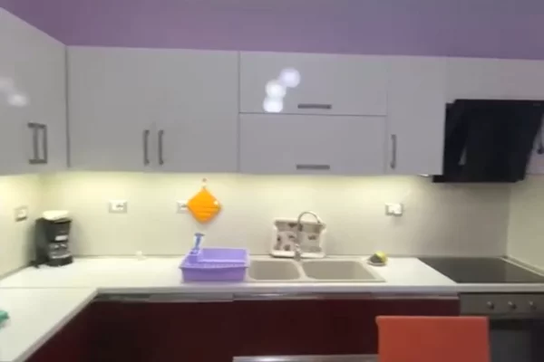 Shtepi me qera Apartament ne Tirane, 2+1, Mobilimi E mobiluar, Pagesa 60,000  Leke.