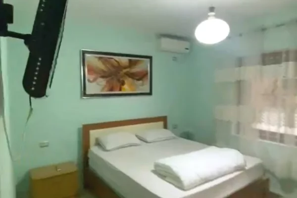 Shtepi me qera Apartament ne Tirane, 2+1, Mobilimi E mobiluar, Pagesa 60,000  Leke.