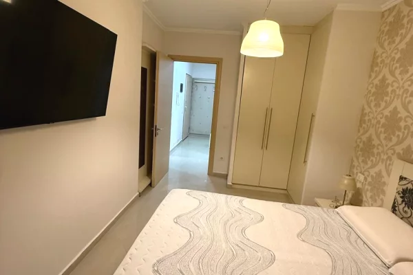 Shtepi me qera Apartament ne Tirane, 2+1, Mobilimi E mobiluar, Pagesa 65,000  Leke.